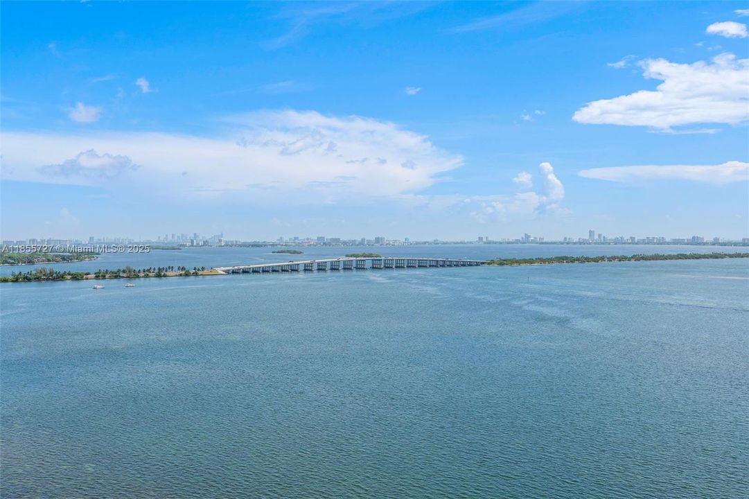 For Sale: $1,895,000 (3 beds, 3 baths, 1545 Square Feet)