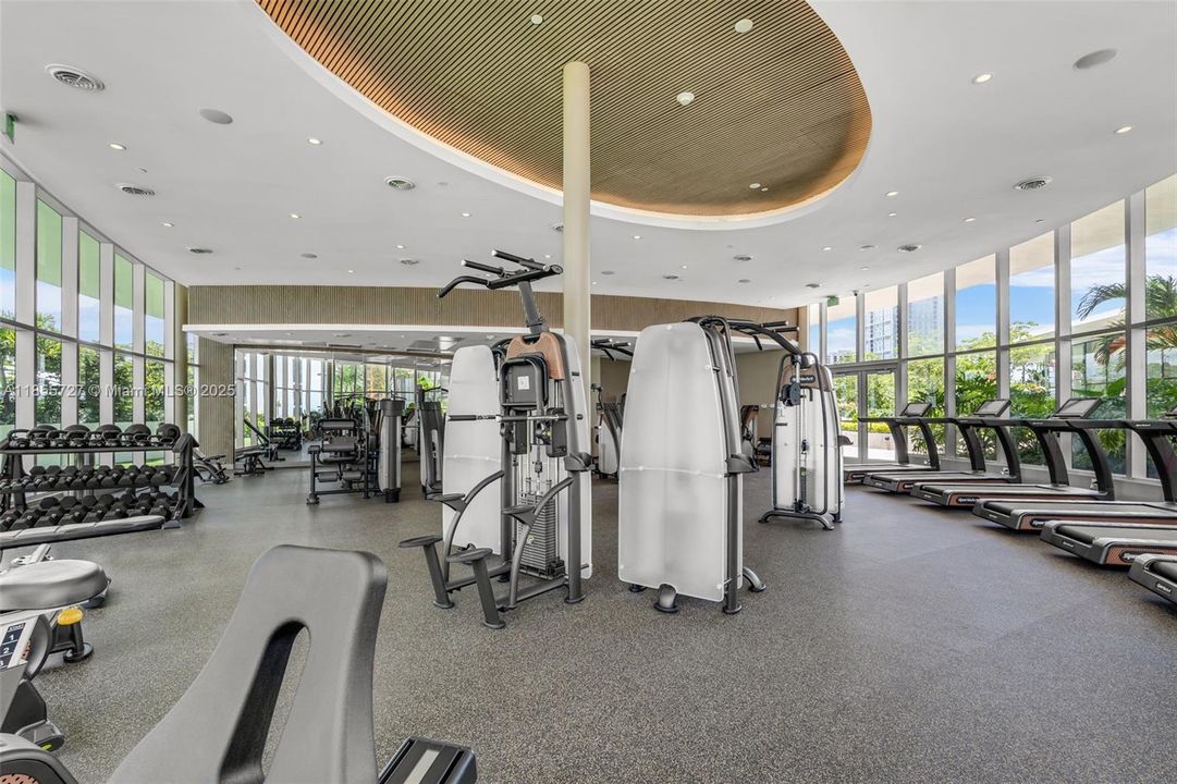 For Sale: $1,895,000 (3 beds, 3 baths, 1545 Square Feet)