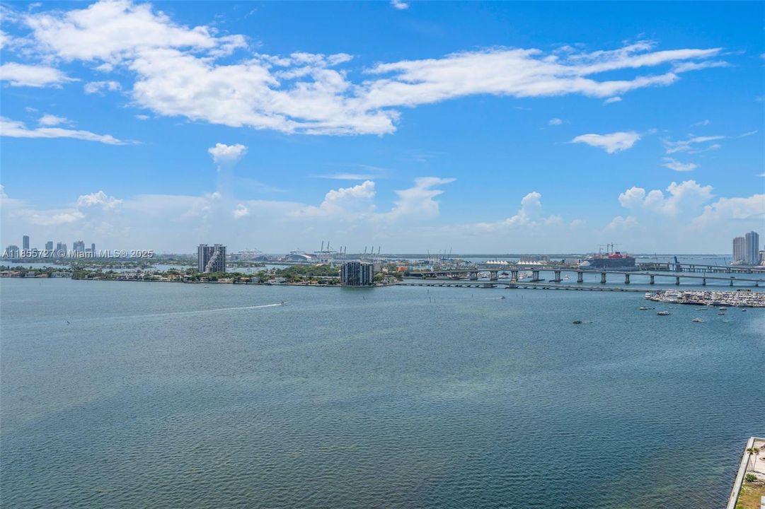 For Sale: $1,895,000 (3 beds, 3 baths, 1545 Square Feet)