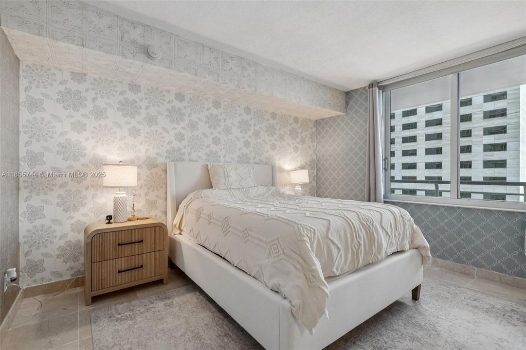 For Sale: $495,000 (1 beds, 1 baths, 846 Square Feet)