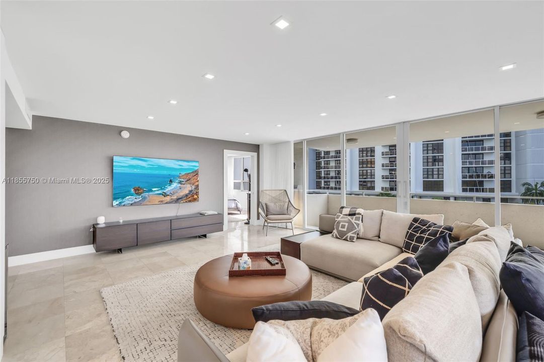 待售: $1,295,000 (2 贝兹, 2 浴室, 1733 平方英尺)