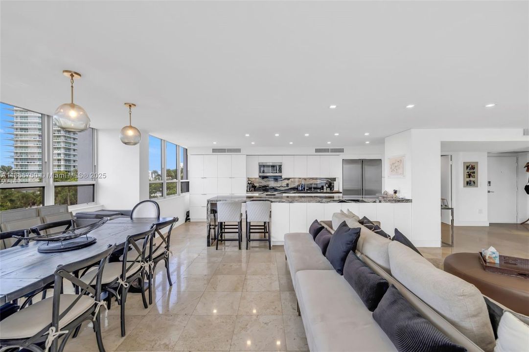 待售: $1,295,000 (2 贝兹, 2 浴室, 1733 平方英尺)