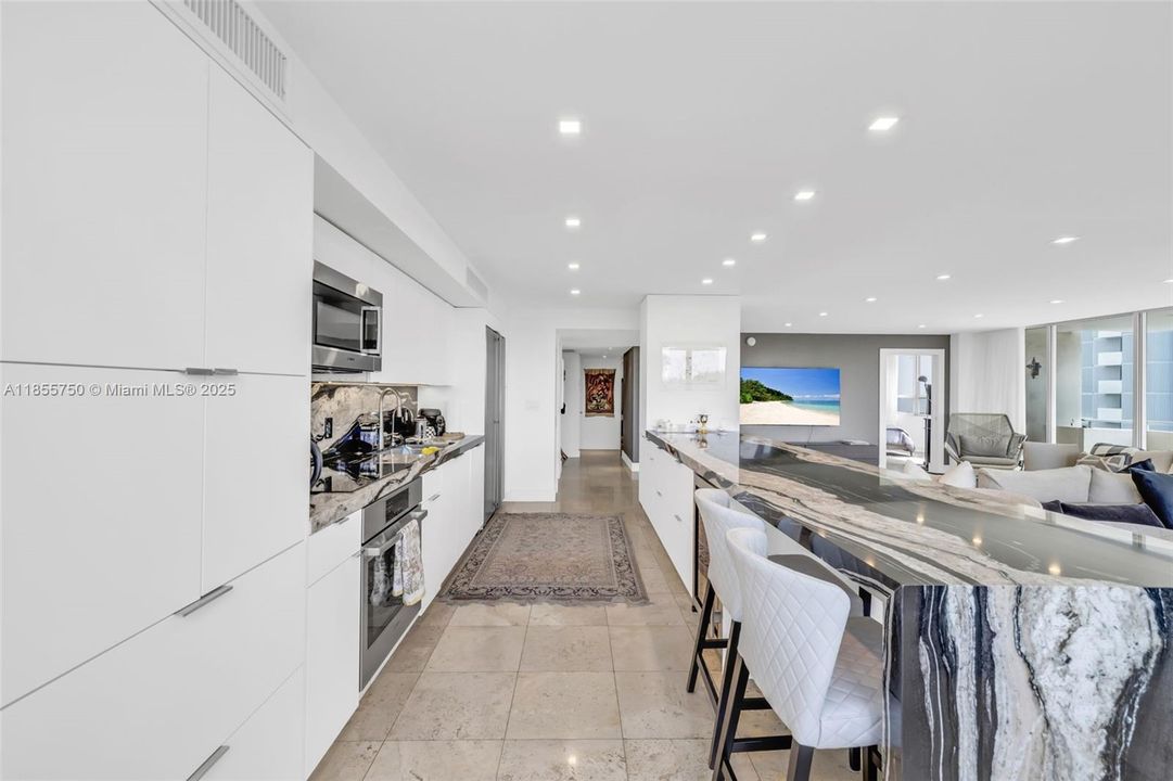 待售: $1,295,000 (2 贝兹, 2 浴室, 1733 平方英尺)