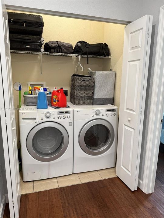 En Venta: $925,000 (4 camas, 3 baños, 2429 Pies cuadrados)