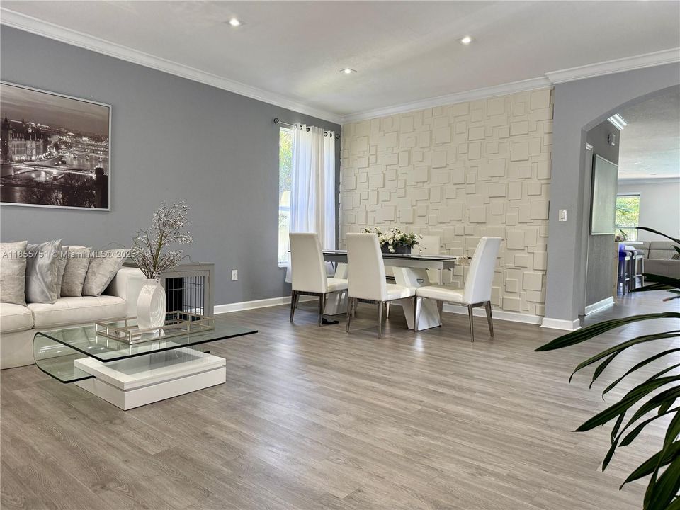 En Venta: $925,000 (4 camas, 3 baños, 2429 Pies cuadrados)