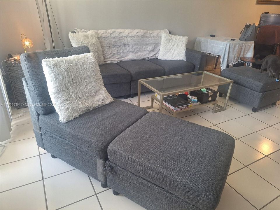 Active With Contract: $149,900 (1 beds, 1 baths, 760 Square Feet)