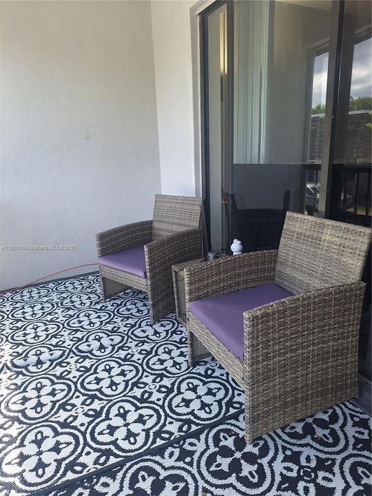 Active With Contract: $149,900 (1 beds, 1 baths, 760 Square Feet)