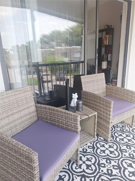 Active With Contract: $149,900 (1 beds, 1 baths, 760 Square Feet)