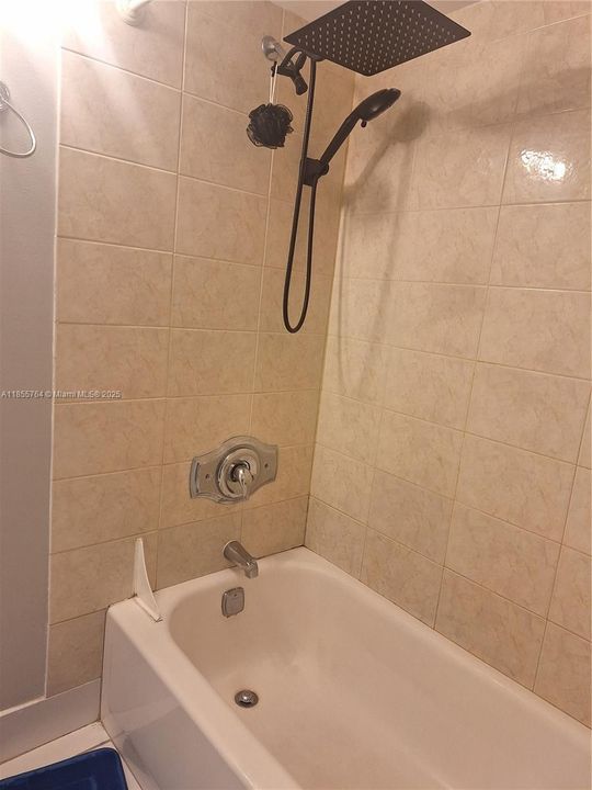 Active With Contract: $149,900 (1 beds, 1 baths, 760 Square Feet)