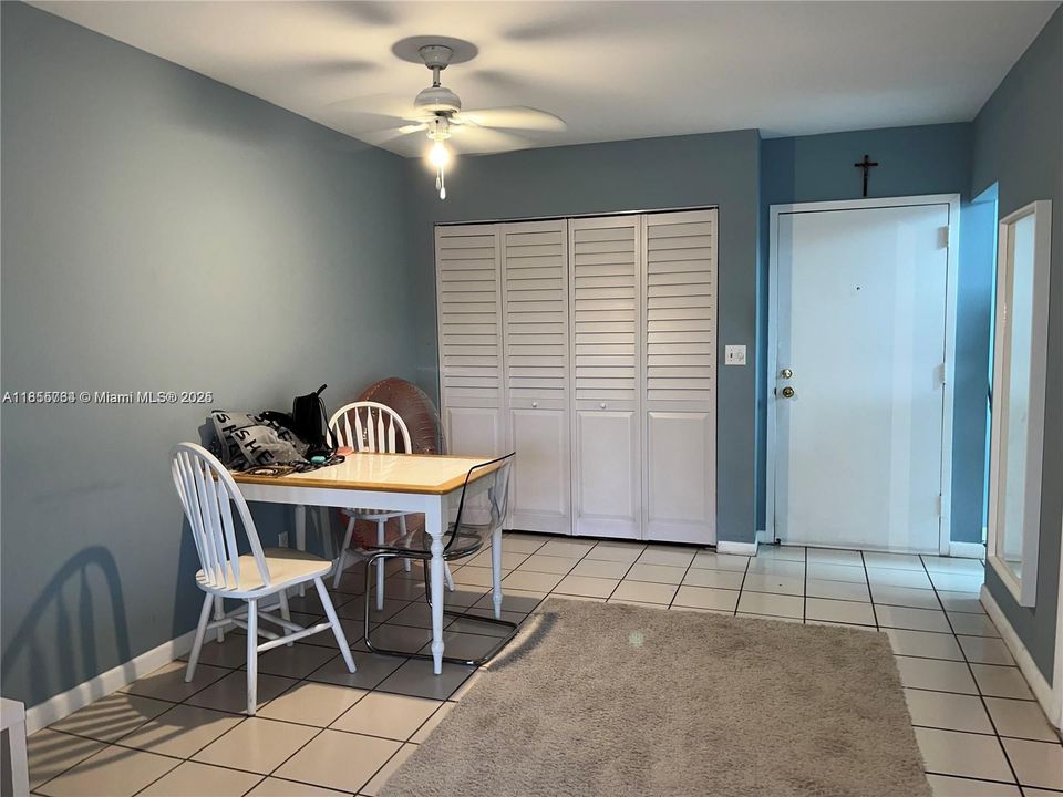 Active With Contract: $149,900 (1 beds, 1 baths, 760 Square Feet)
