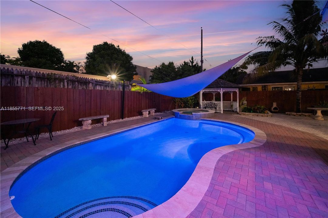 For Sale: $1,140,000 (3 beds, 3 baths, 1595 Square Feet)