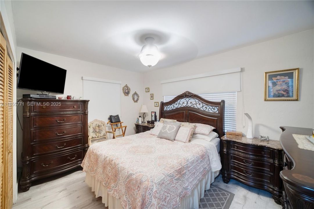 For Sale: $1,140,000 (3 beds, 3 baths, 1595 Square Feet)