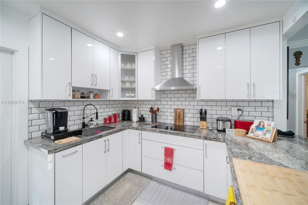 For Sale: $1,140,000 (3 beds, 3 baths, 1595 Square Feet)