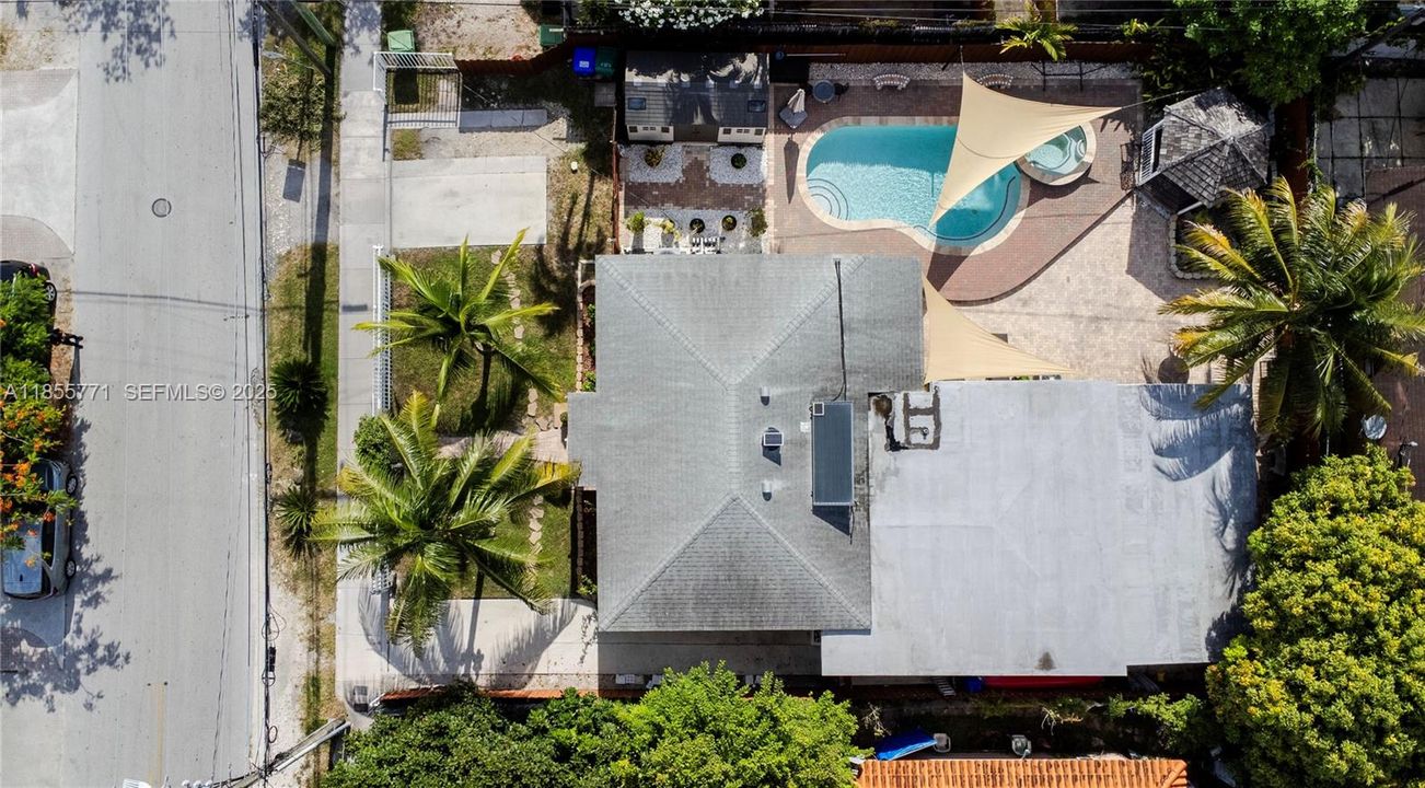 For Sale: $1,140,000 (3 beds, 3 baths, 1595 Square Feet)