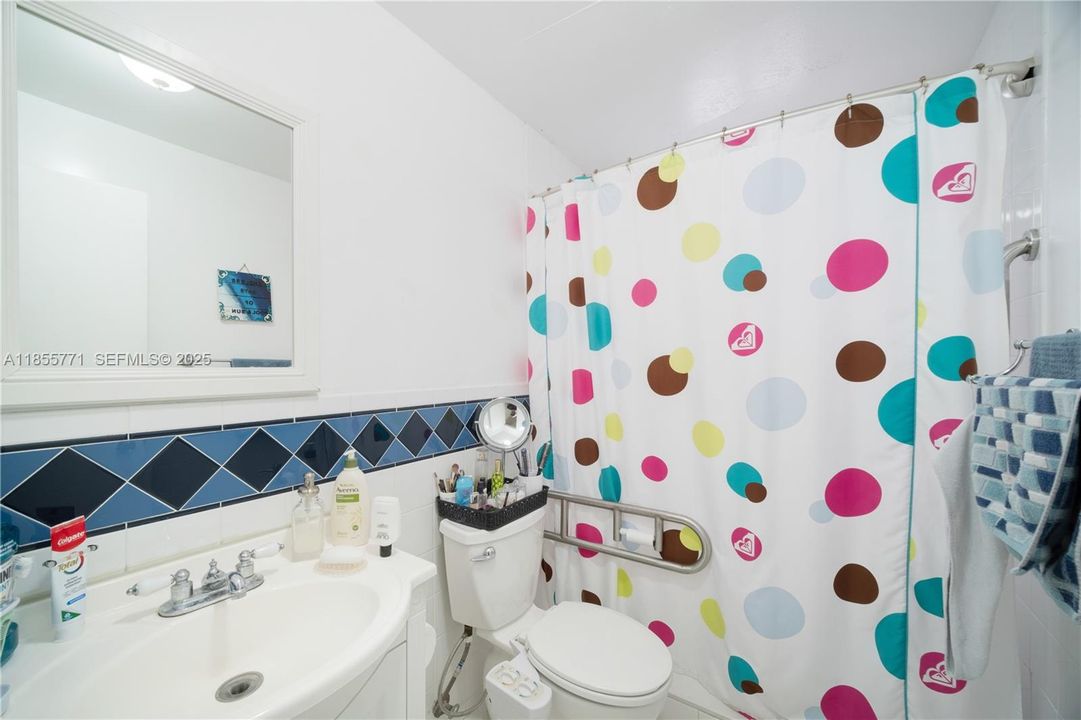 For Sale: $1,140,000 (3 beds, 3 baths, 1595 Square Feet)