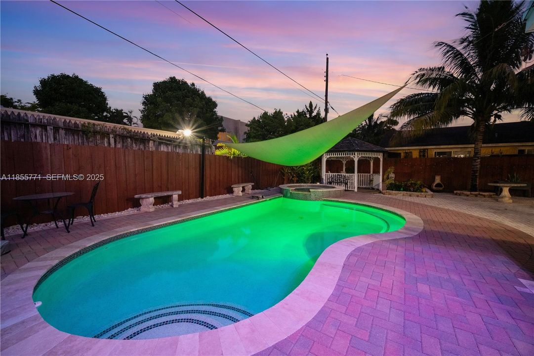 For Sale: $1,140,000 (3 beds, 3 baths, 1595 Square Feet)