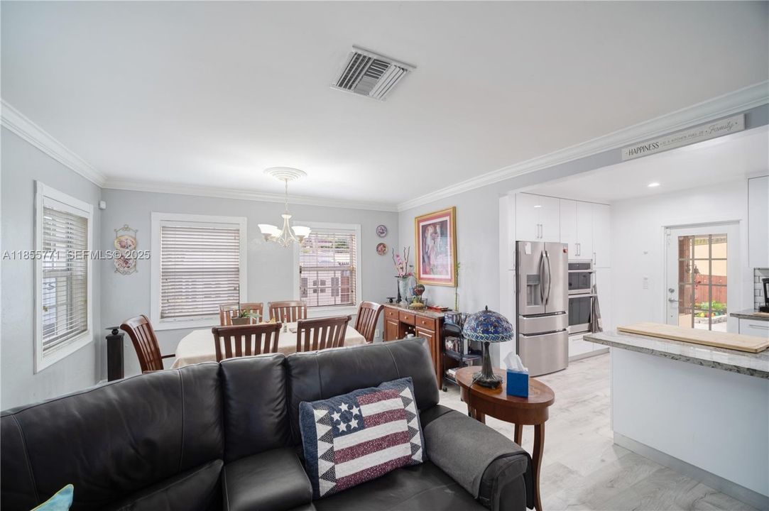 For Sale: $1,140,000 (3 beds, 3 baths, 1595 Square Feet)