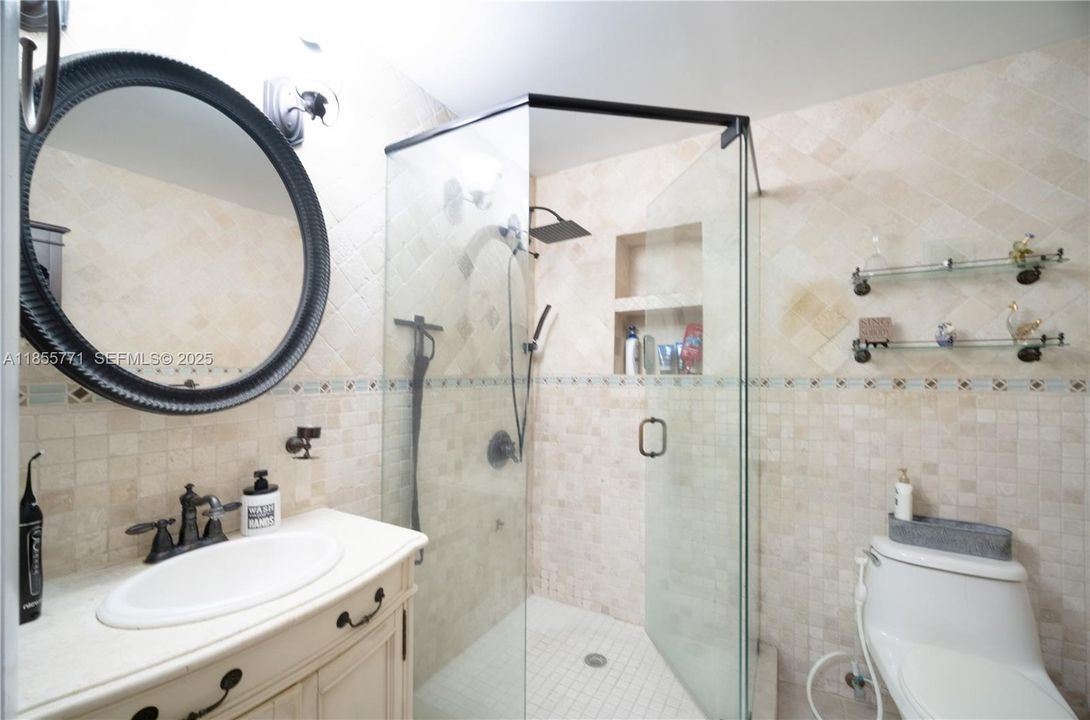 For Sale: $1,140,000 (3 beds, 3 baths, 1595 Square Feet)