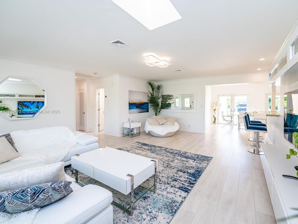 For Rent: $15,000 (3 beds, 2 baths, 1700 Square Feet)