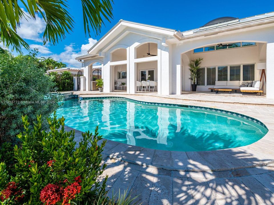 For Rent: $15,000 (3 beds, 2 baths, 1700 Square Feet)