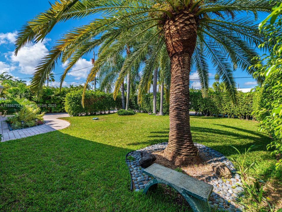 For Rent: $15,000 (3 beds, 2 baths, 1700 Square Feet)