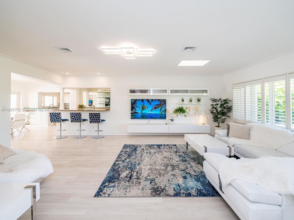 For Rent: $15,000 (3 beds, 2 baths, 1700 Square Feet)