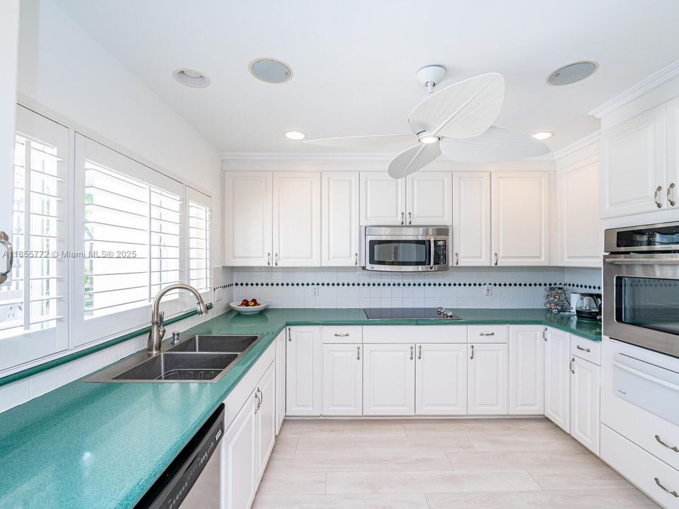 For Rent: $15,000 (3 beds, 2 baths, 1700 Square Feet)