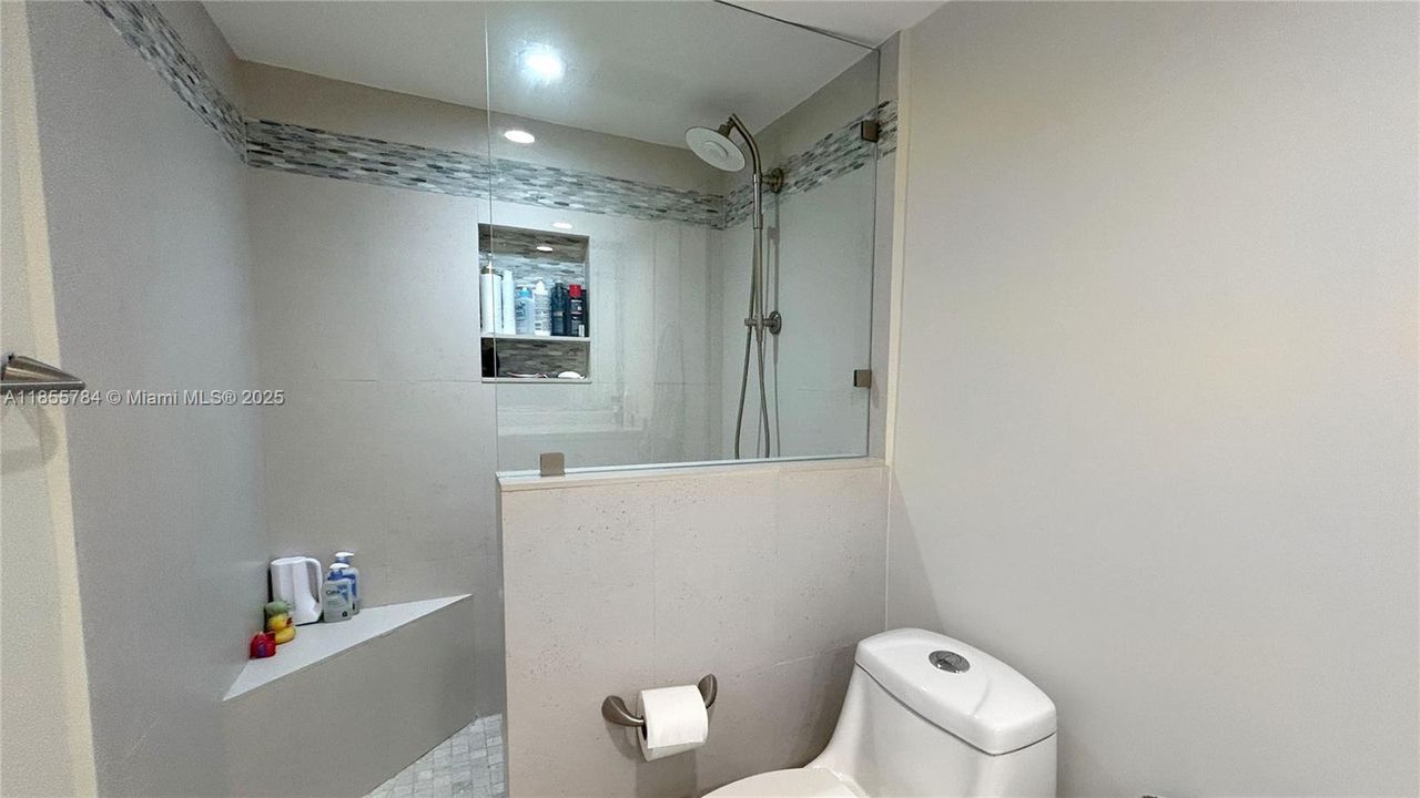 For Sale: $895,000 (2 beds, 2 baths, 1440 Square Feet)