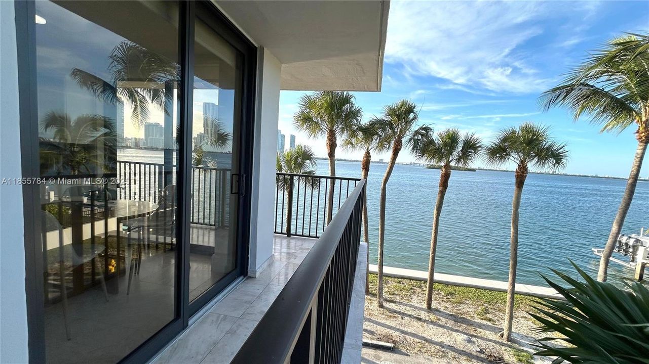 For Sale: $895,000 (2 beds, 2 baths, 1440 Square Feet)