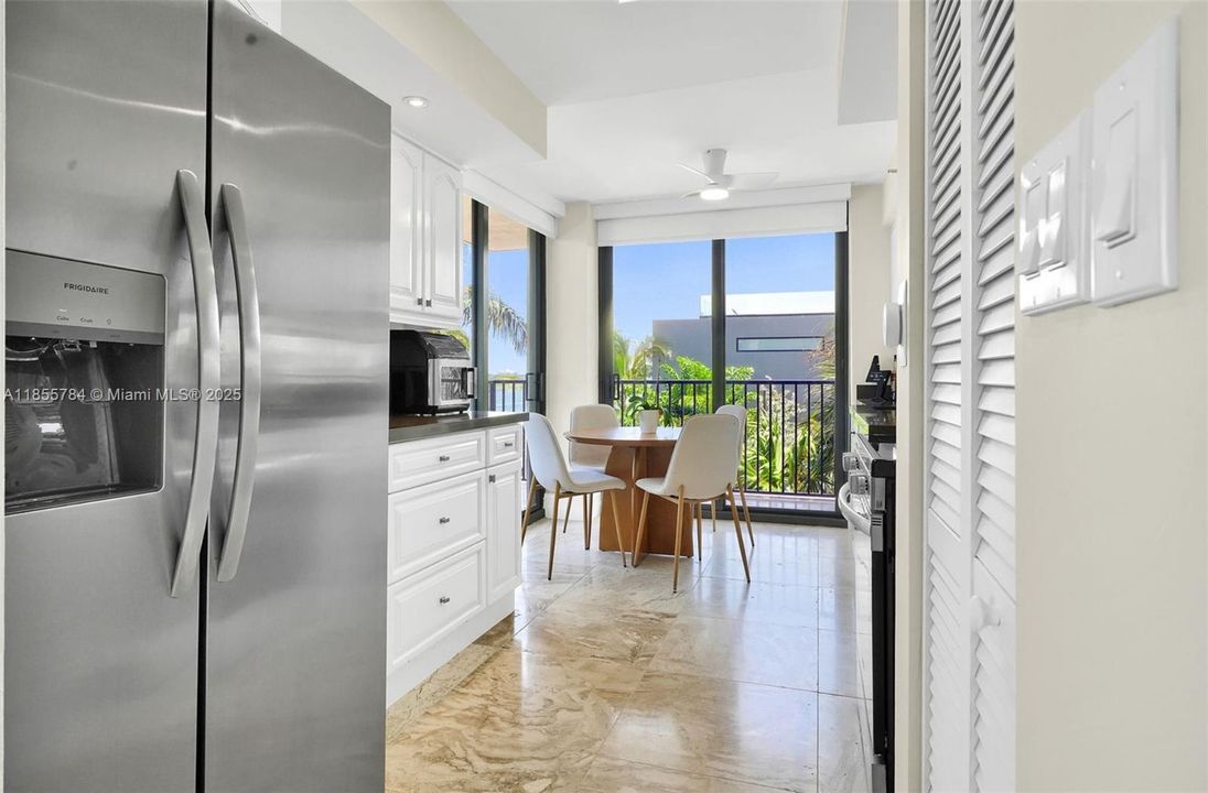 For Sale: $895,000 (2 beds, 2 baths, 1440 Square Feet)