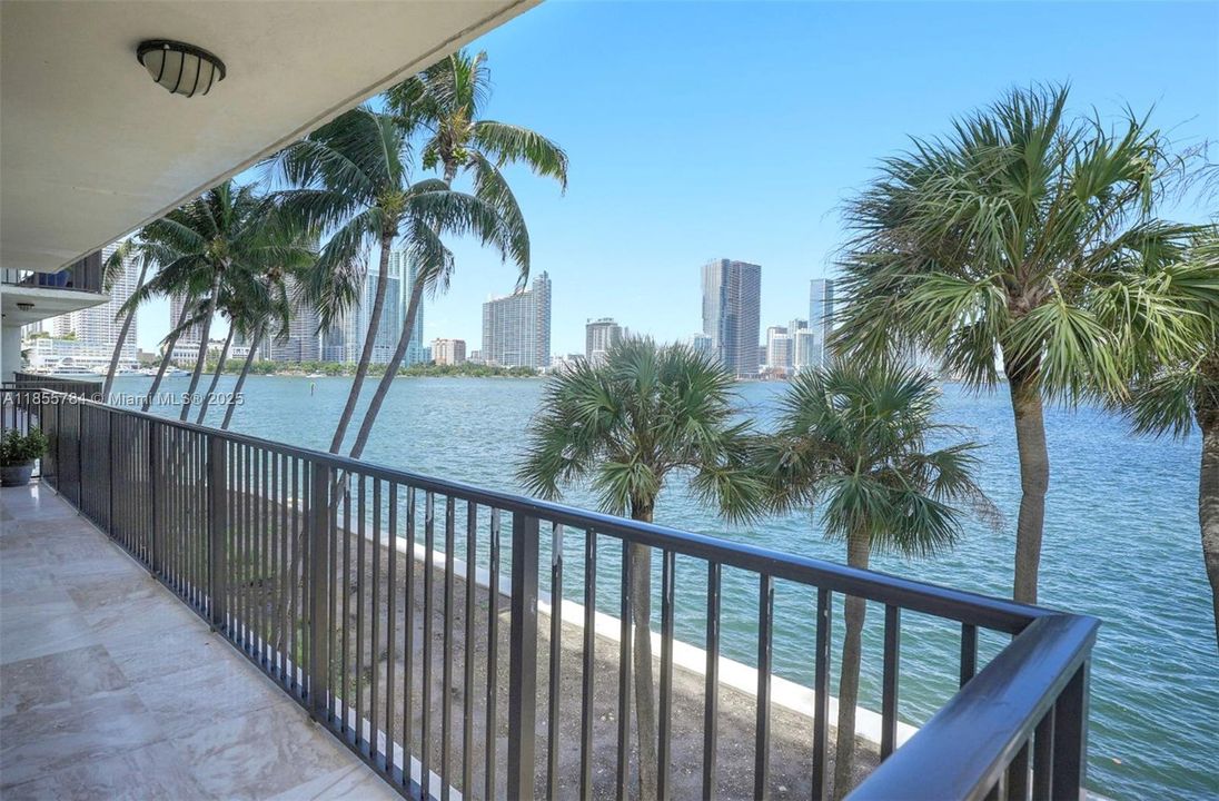 For Sale: $895,000 (2 beds, 2 baths, 1440 Square Feet)