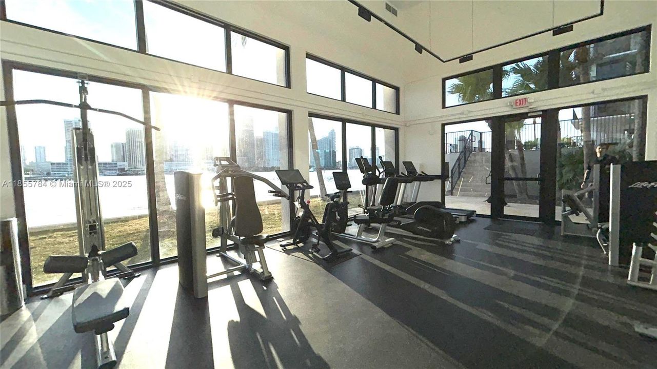 For Sale: $895,000 (2 beds, 2 baths, 1440 Square Feet)