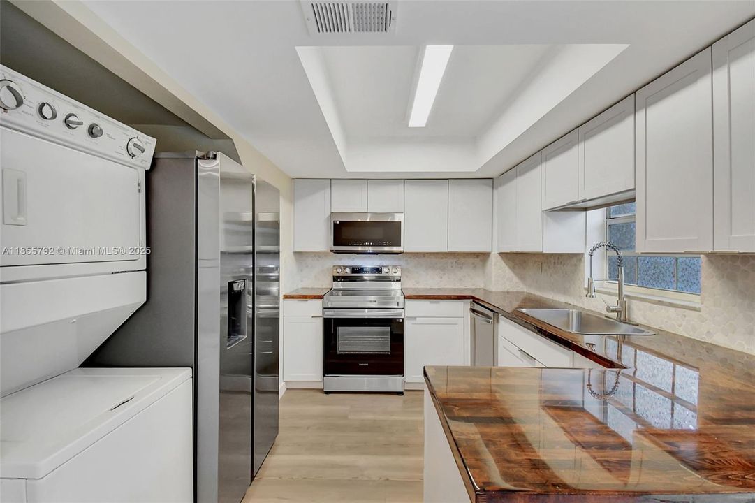 En Venta: $389,900 (2 camas, 2 baños, 1223 Pies cuadrados)