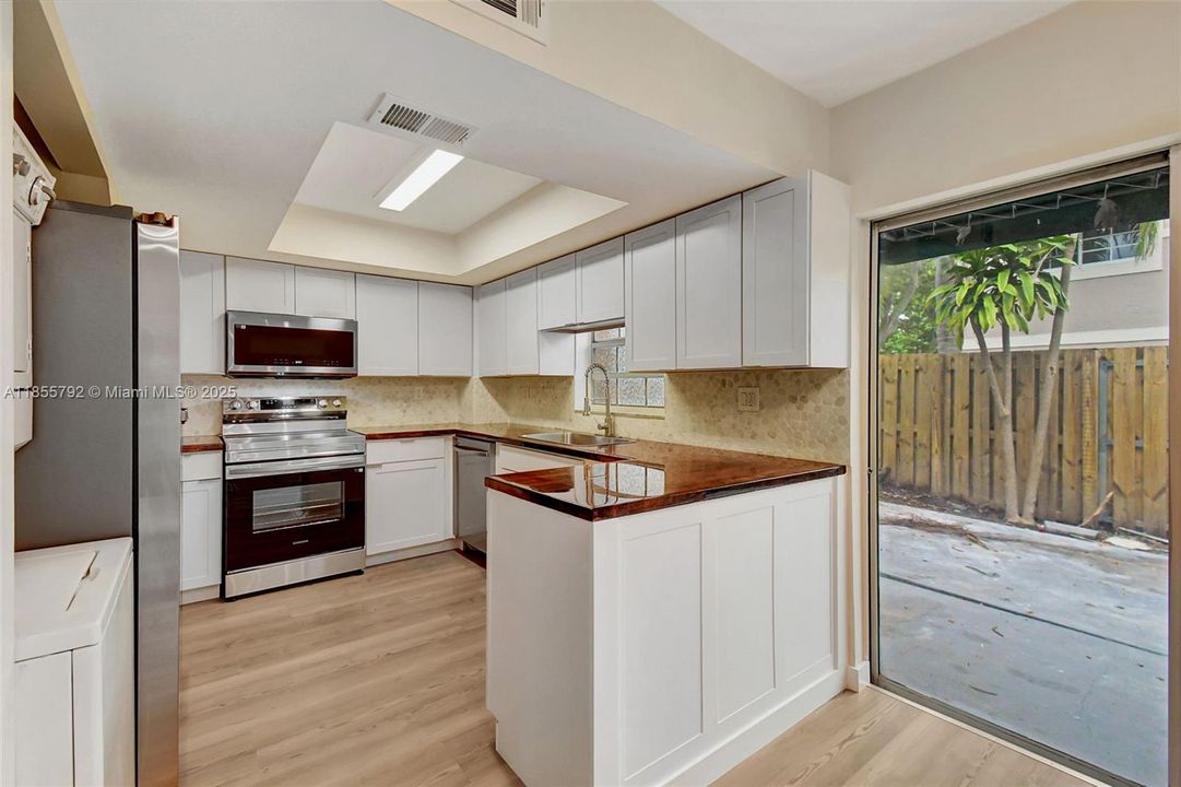 En Venta: $389,900 (2 camas, 2 baños, 1223 Pies cuadrados)