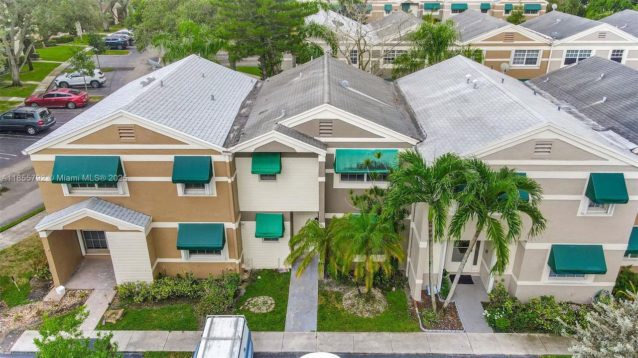 En Venta: $389,900 (2 camas, 2 baños, 1223 Pies cuadrados)