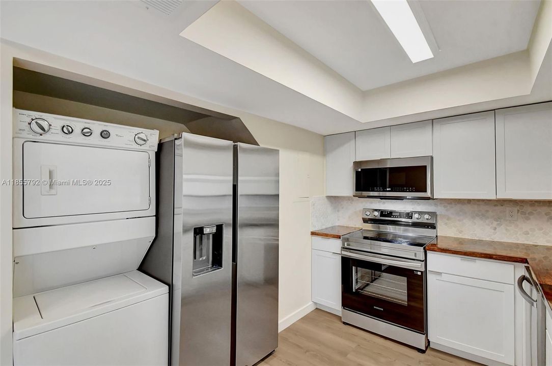 En Venta: $389,900 (2 camas, 2 baños, 1223 Pies cuadrados)