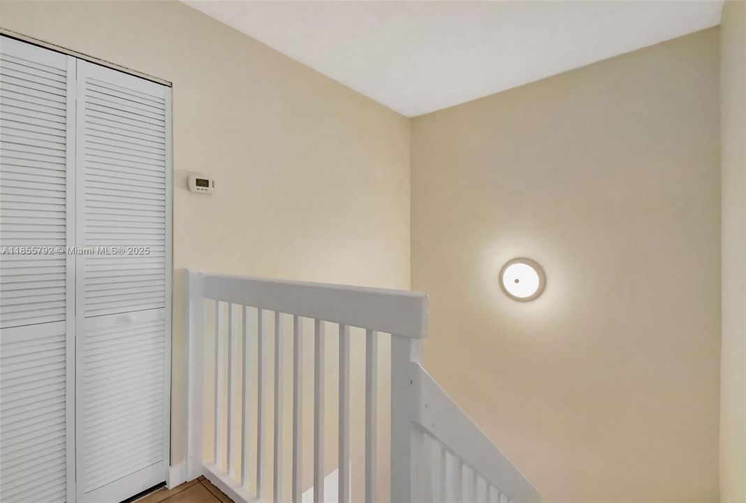 En Venta: $389,900 (2 camas, 2 baños, 1223 Pies cuadrados)