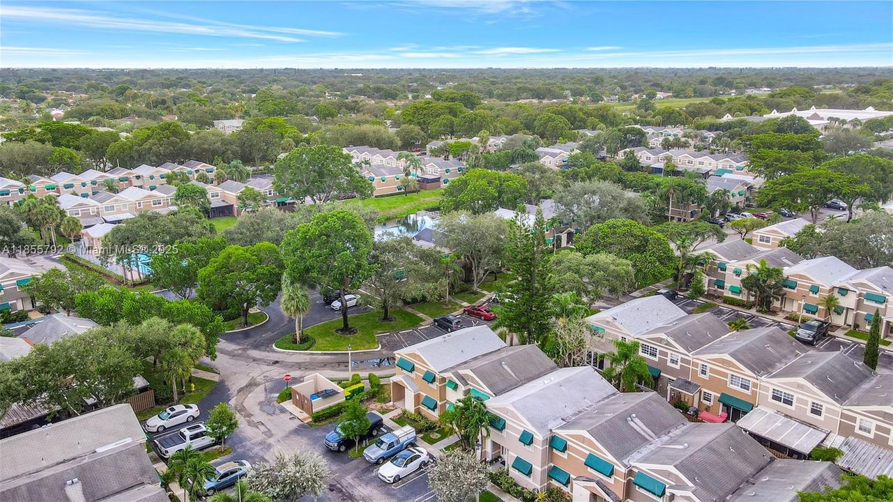 En Venta: $389,900 (2 camas, 2 baños, 1223 Pies cuadrados)