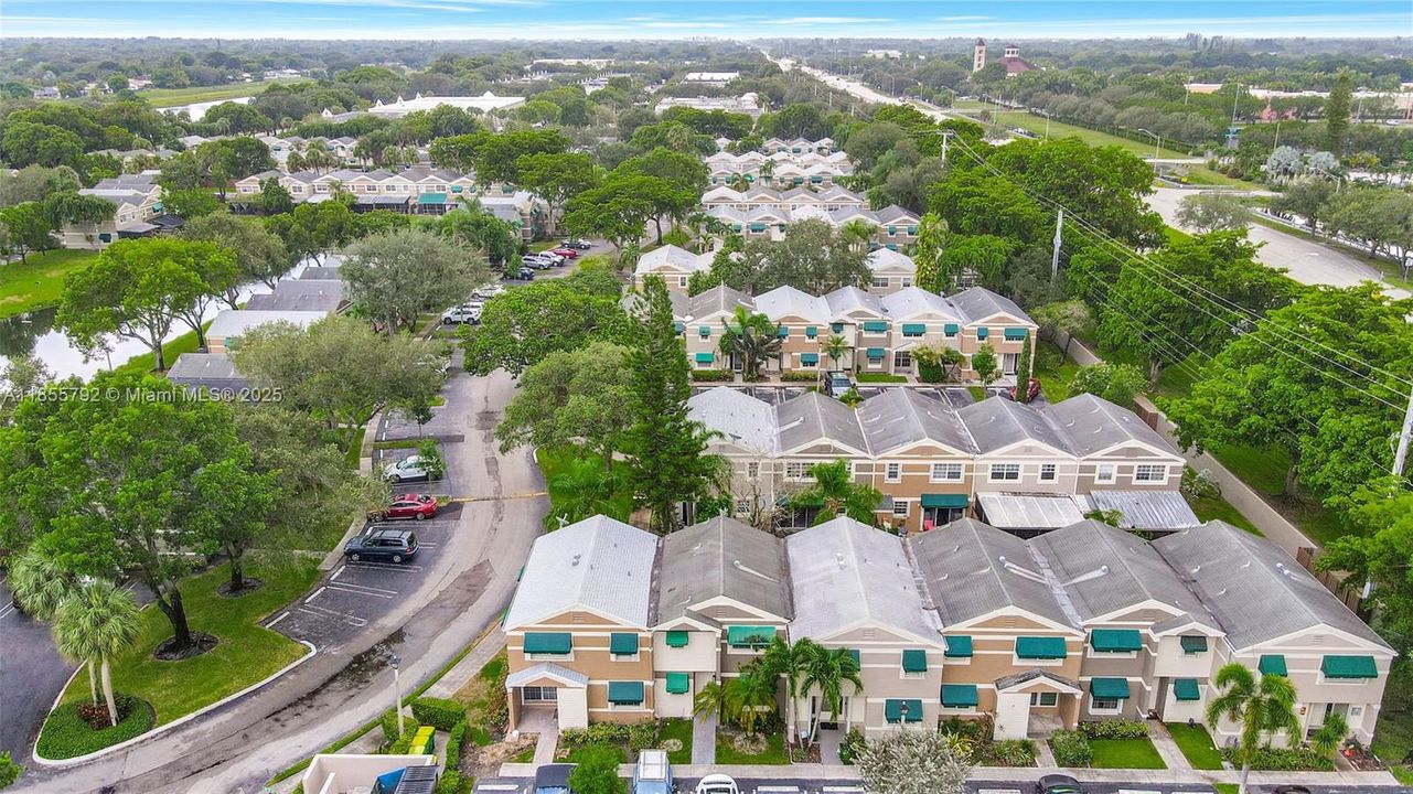 En Venta: $389,900 (2 camas, 2 baños, 1223 Pies cuadrados)