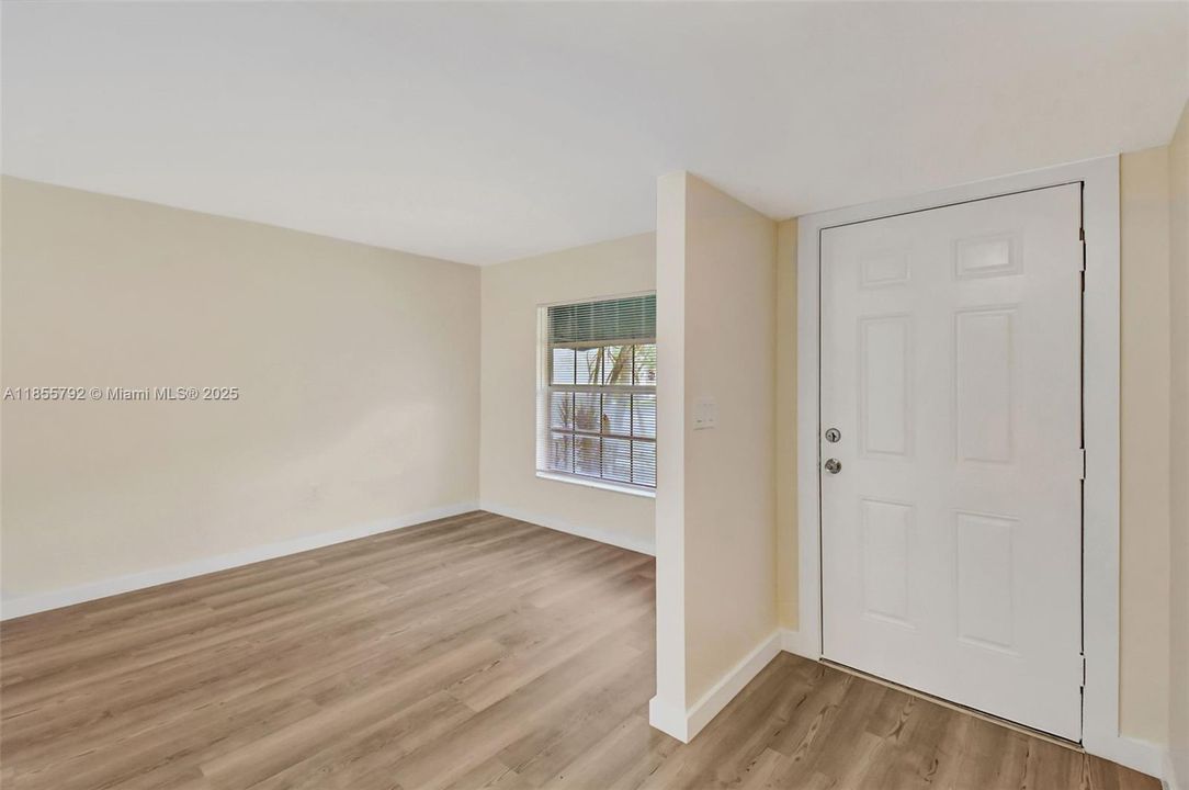 En Venta: $389,900 (2 camas, 2 baños, 1223 Pies cuadrados)