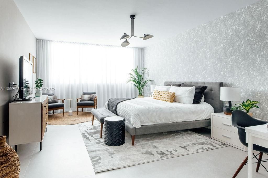 合同活跃: $10,000 (3 贝兹, 3 浴室, 3069 平方英尺)