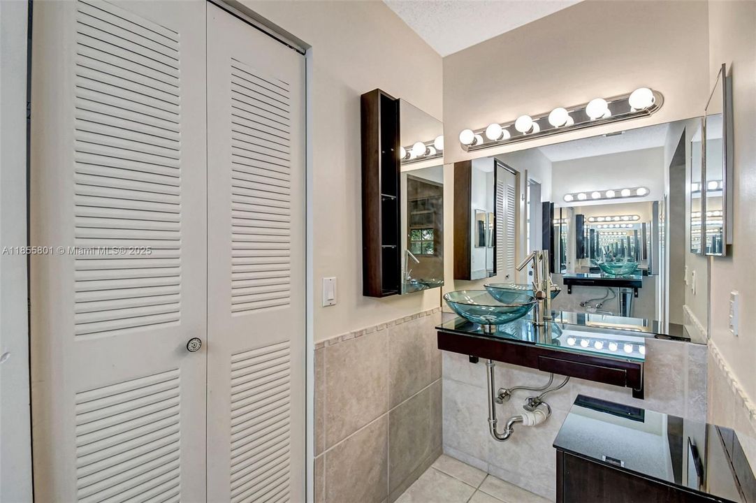 En Venta: $419,900 (3 camas, 3 baños, 1459 Pies cuadrados)