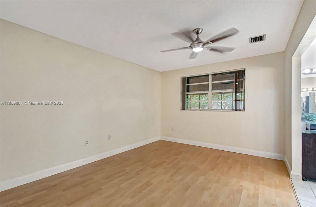 En Venta: $419,900 (3 camas, 3 baños, 1459 Pies cuadrados)