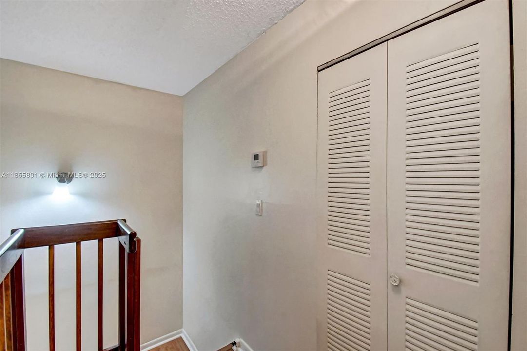 En Venta: $419,900 (3 camas, 3 baños, 1459 Pies cuadrados)