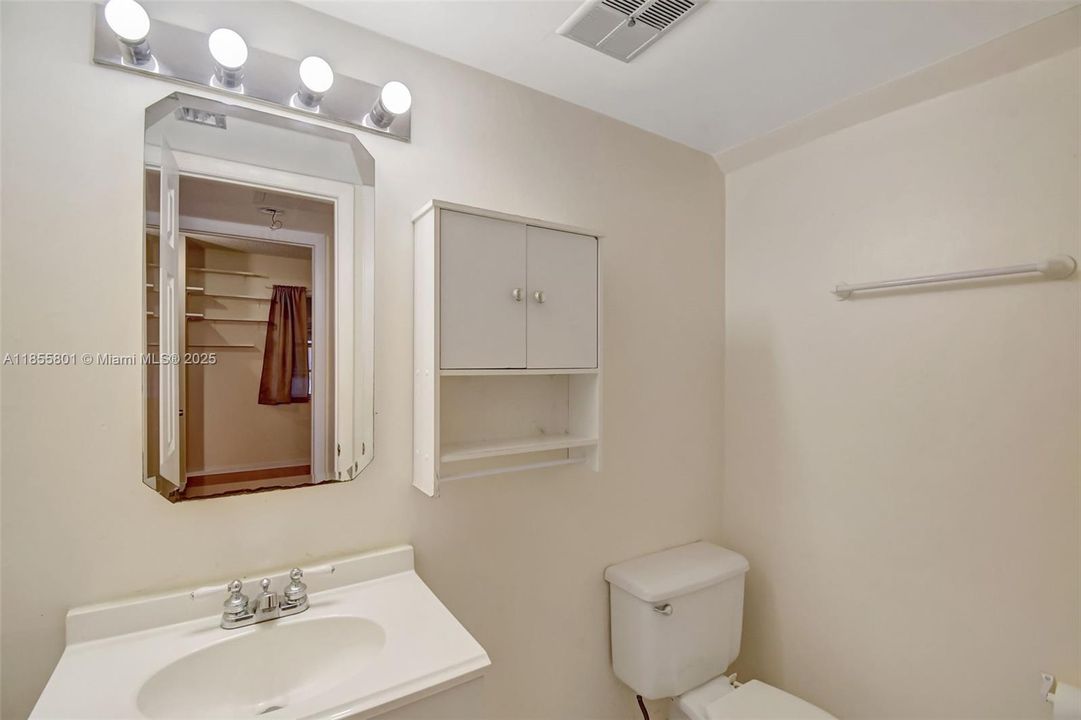 En Venta: $419,900 (3 camas, 3 baños, 1459 Pies cuadrados)