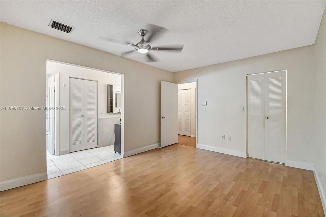 En Venta: $419,900 (3 camas, 3 baños, 1459 Pies cuadrados)