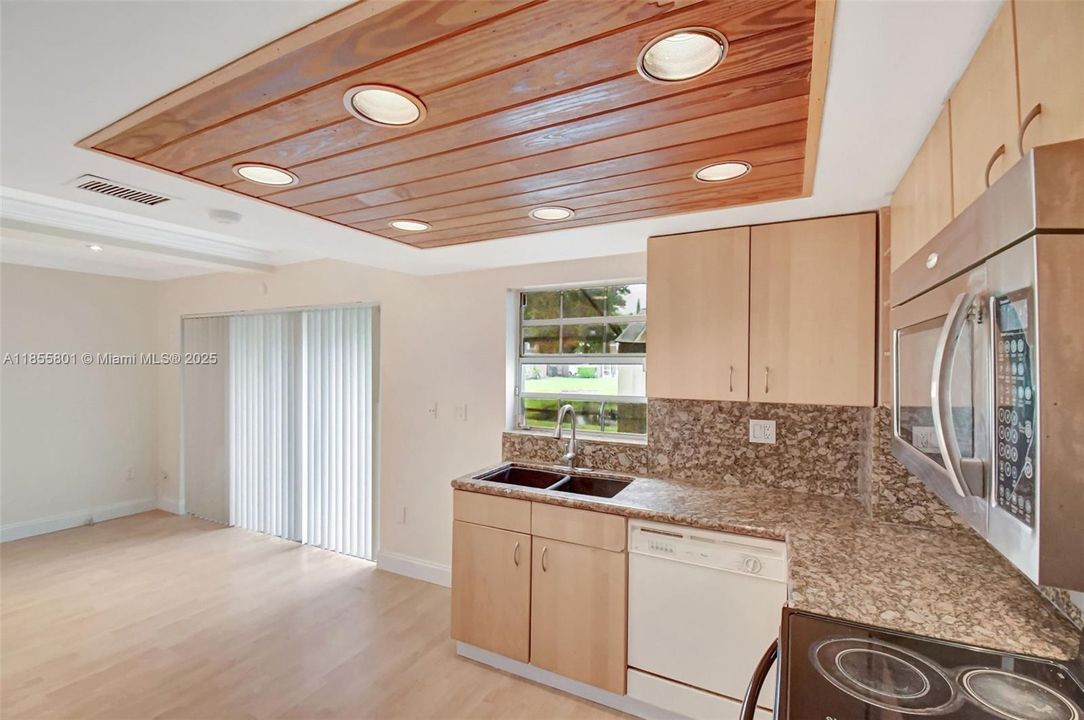 En Venta: $419,900 (3 camas, 3 baños, 1459 Pies cuadrados)