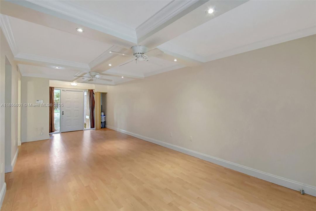 En Venta: $419,900 (3 camas, 3 baños, 1459 Pies cuadrados)