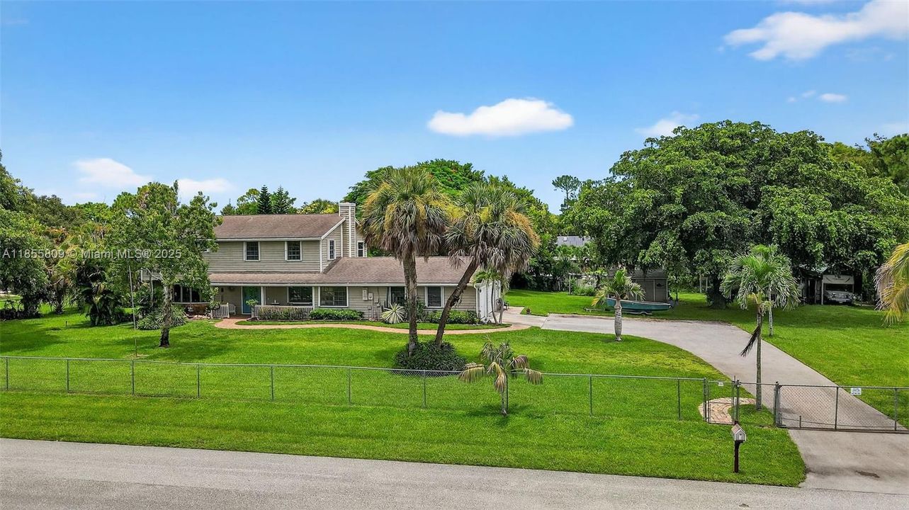 Vendido Recientemente: $750,000 (4 camas, 3 baños, 2824 Pies cuadrados)