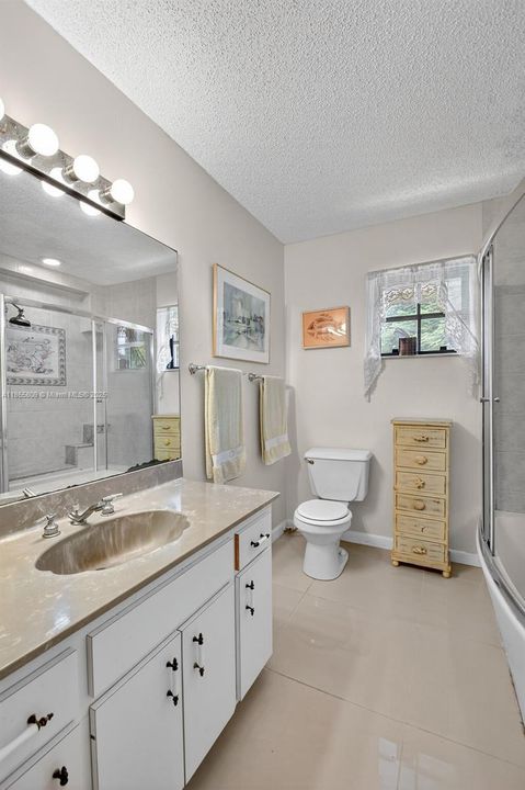 Vendido Recientemente: $750,000 (4 camas, 3 baños, 2824 Pies cuadrados)